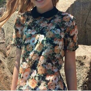 💐Forever 21💐Floral Black Collar Youth Top. Size M